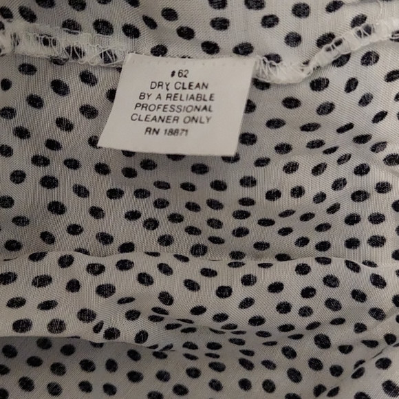 ‼️4/$20.J.H. Collectibles VTG wht blk dot blouse - Picture 5 of 7
